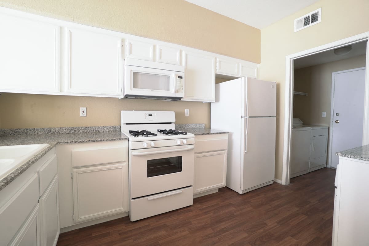 Rent Townhomes in Las Vegas Carlisle at Summerlin Photos
